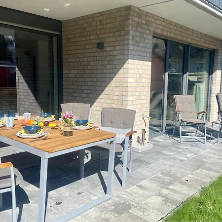 2502 - Strandwiese 15 *